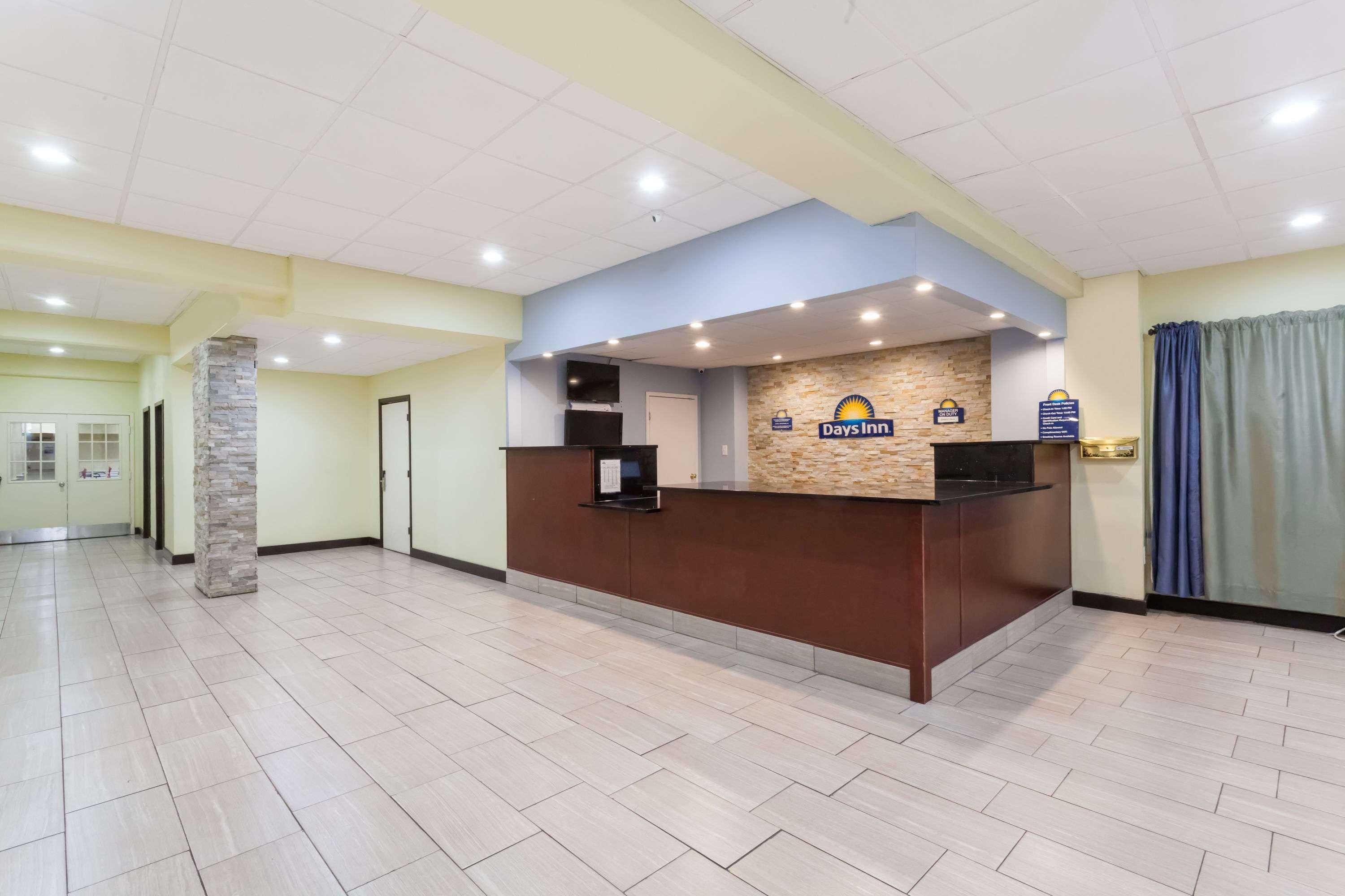 Comfort Inn Philadelphia International Airport West Chester Exterior photo