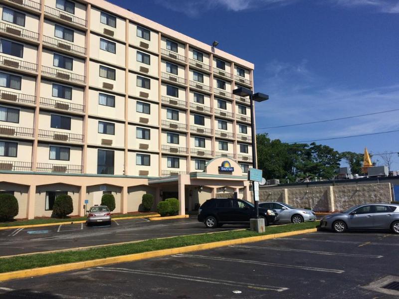 Comfort Inn Philadelphia International Airport West Chester Exterior photo