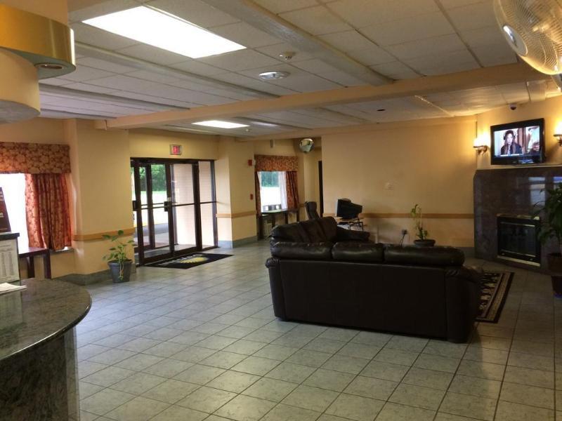 Comfort Inn Philadelphia International Airport West Chester Exterior photo