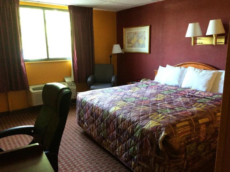 Comfort Inn Philadelphia International Airport West Chester Exterior photo