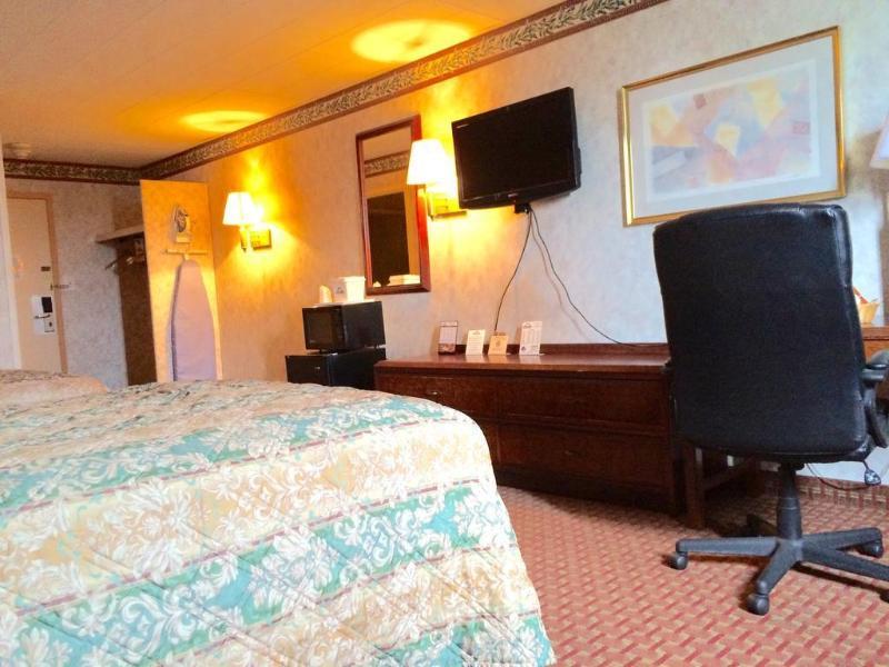 Comfort Inn Philadelphia International Airport West Chester Exterior photo